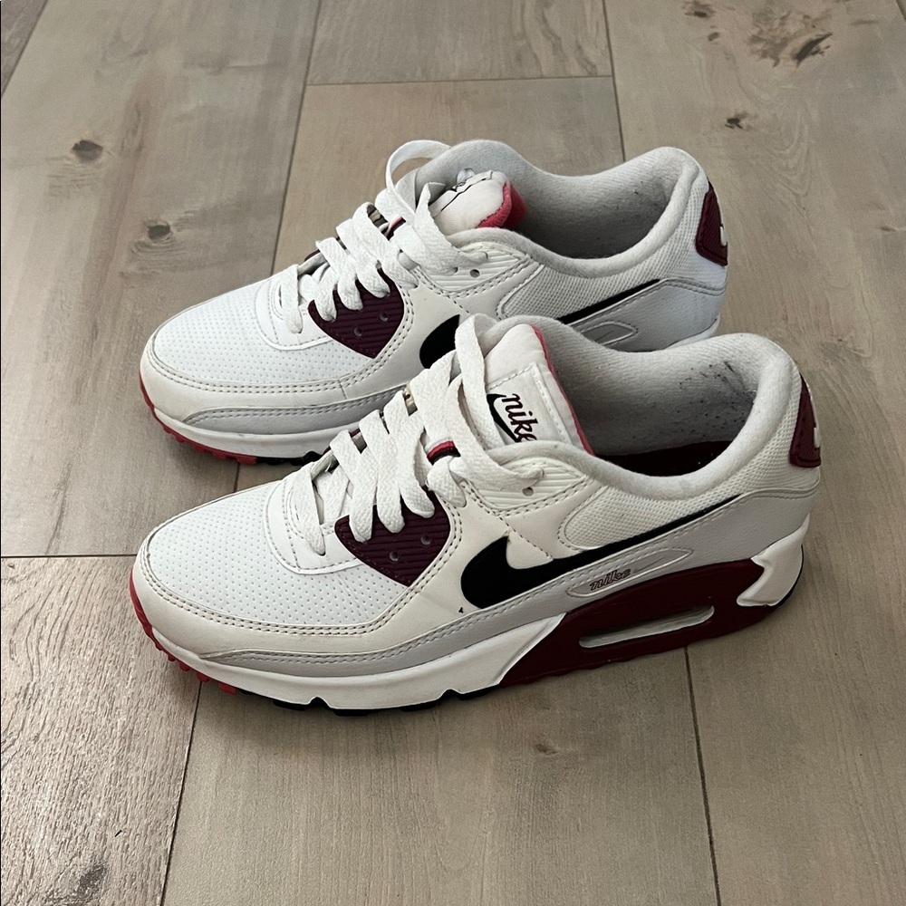 Nike Womens Air Max 90s